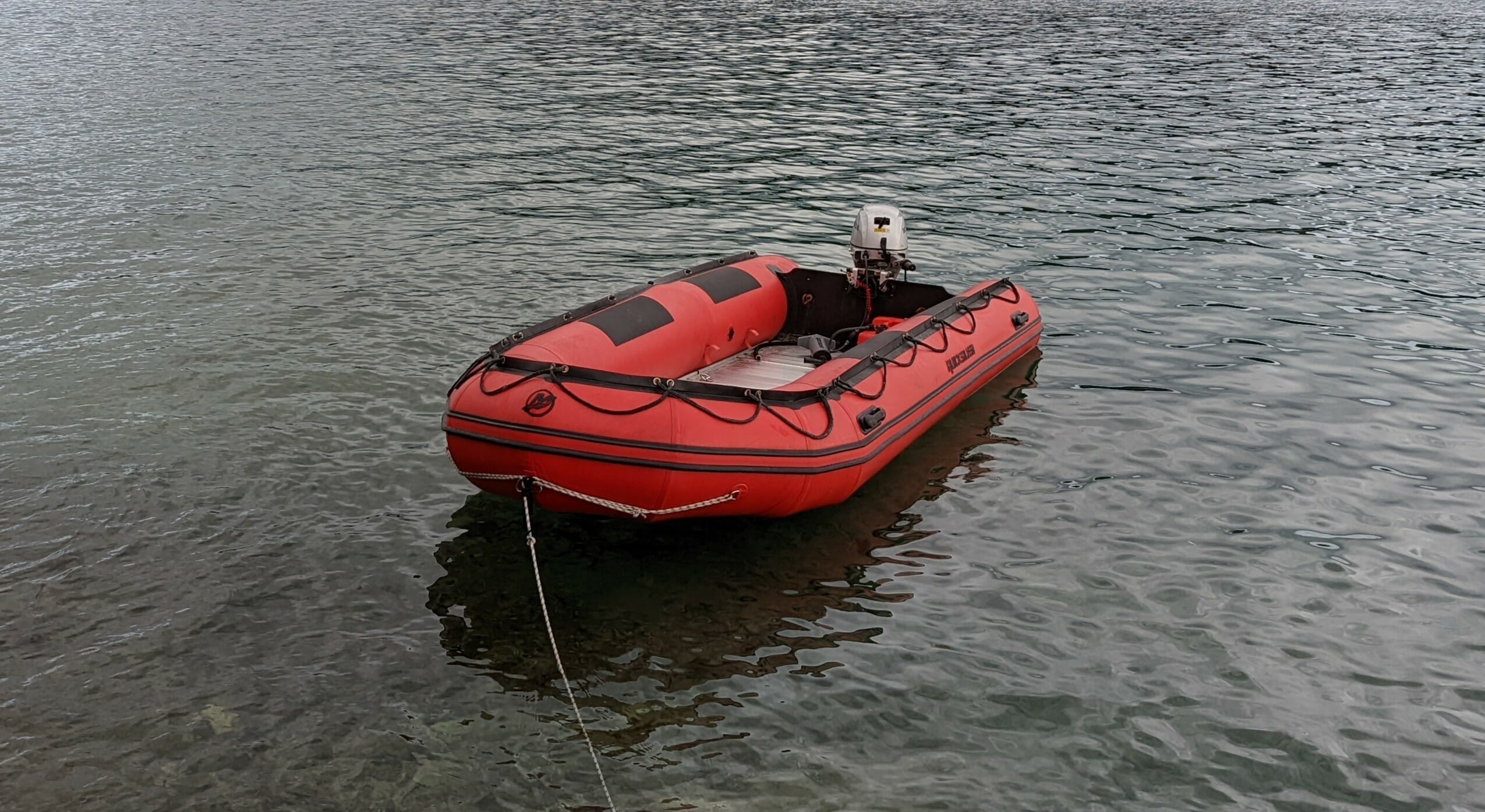Soft Inflatable Boat (SIB) vs. Rigid Inflatable Boat (RIB) Maritime